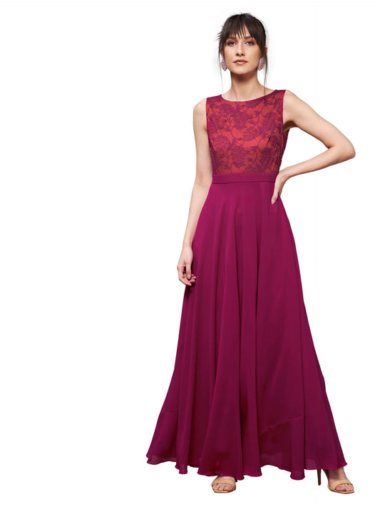 Outform Women's Brick Red & Dusty Green Boat Neck Sleeveless Lace Overlaid Regular Dress